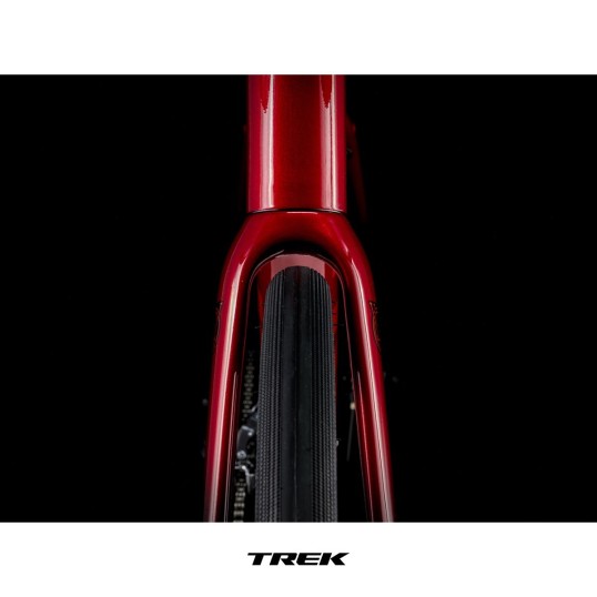 TREK DOMANE AL 2 Gen 4 Crimson to Dark Carmine Fade | Шосеен велосипед