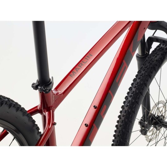 Планински велосипед TREK MARLIN 5 Fury Red 2026 Планински велосипед TREK MARLIN 5 Fury Red 2026