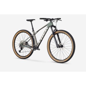 Карбонов Планински велосипед TREK PROCALIBER 9.5 Matte Keswick Green/Mercury 2026 Карбонов Планински велосипед TREK PROCALIBER 9.5 Matte Keswick Green/Mercury 2026
