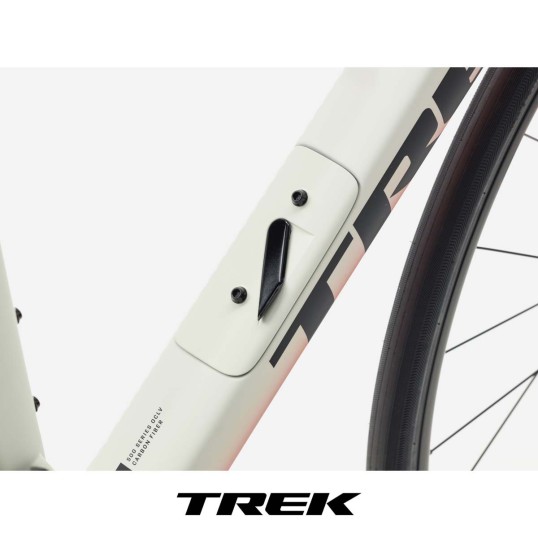 Шосеен карбонов велосипед TREK DOMANE SL 5 | Era White/Glowstick/Coral Fade Шосеен карбонов велосипед TREK DOMANE SL 5 | Era White/Glowstick/Coral Fade