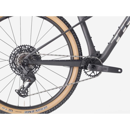 Карбонов Планински велосипед TREK SUPERCAL SL 9.6 Matte Carbon/Gloss Black Splatter 2026 Карбонов Планински велосипед TREK SUPERCAL SL 9.6 Matte Carbon/Gloss Black Splatter 2026